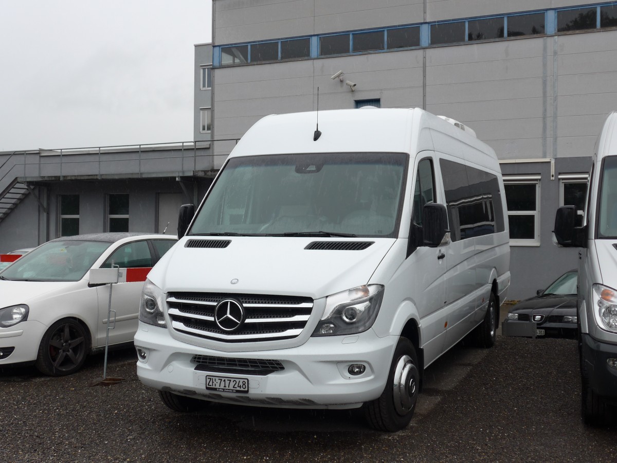 (165'044) - EvoBus, Kloten - ZH 717'248 - Mercedes am 17. September 2015 in Kloten, EvoBus