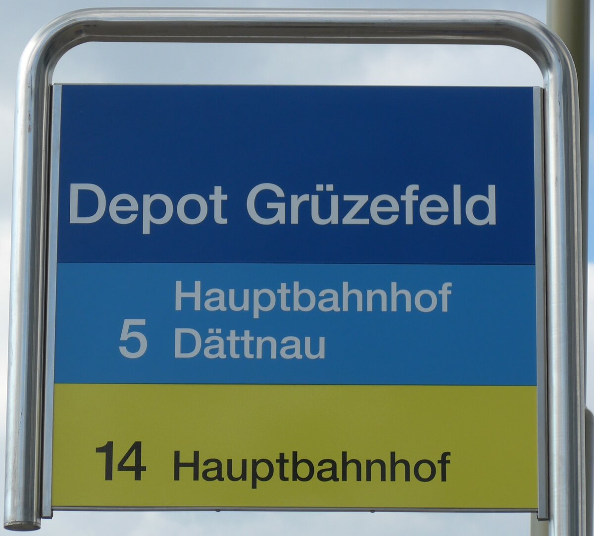 (165'900) - SBW-Haltestellenschild - Winterthur, Depot Gr�zefeld - am 26. September 2015