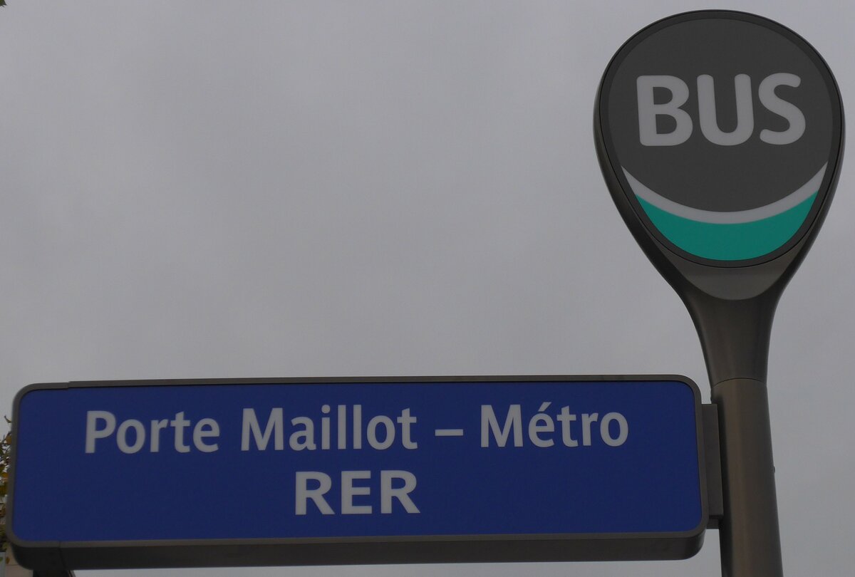 (167'014) - RATP-Haltestellenschild - Paris, Porte Maillot - M�tro RER - am 16. November 2015
