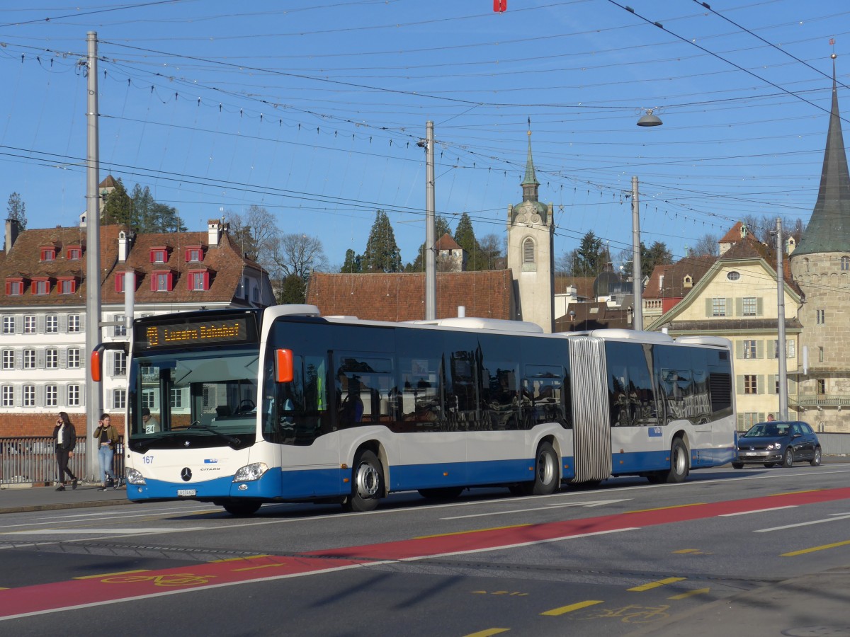 (167'912) - VBL Luzern - Nr. 167/LU 174'637 - Mercedes am 25. Dezember 2015 in Luzern, Bahnhofbr�cke