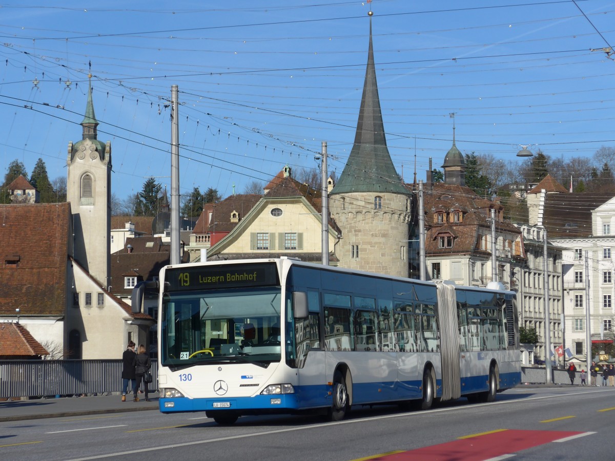 (167'934) - VBL Luzern - Nr. 130/LU 15'074 - Mercedes am 25. Dezember 2015 in Luzern, Bahnhofbrcke
