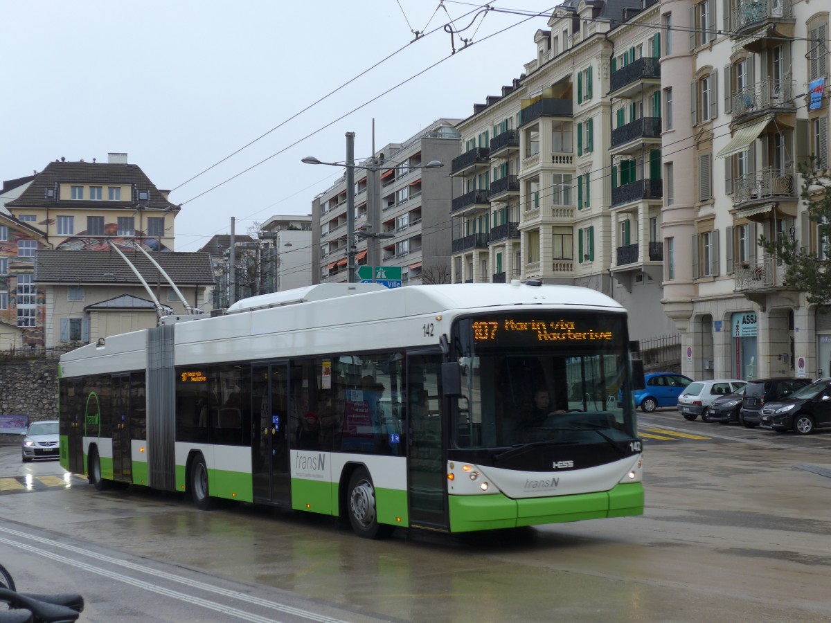 (168'787) - transN, La Chaux-de-Fonds - Nr. 142 - Hess/Hess Gelenktrolleybus (ex TN Neuchtel Nr. 142) am 20. Februar 2016 beim Bahnhof Neuchtel