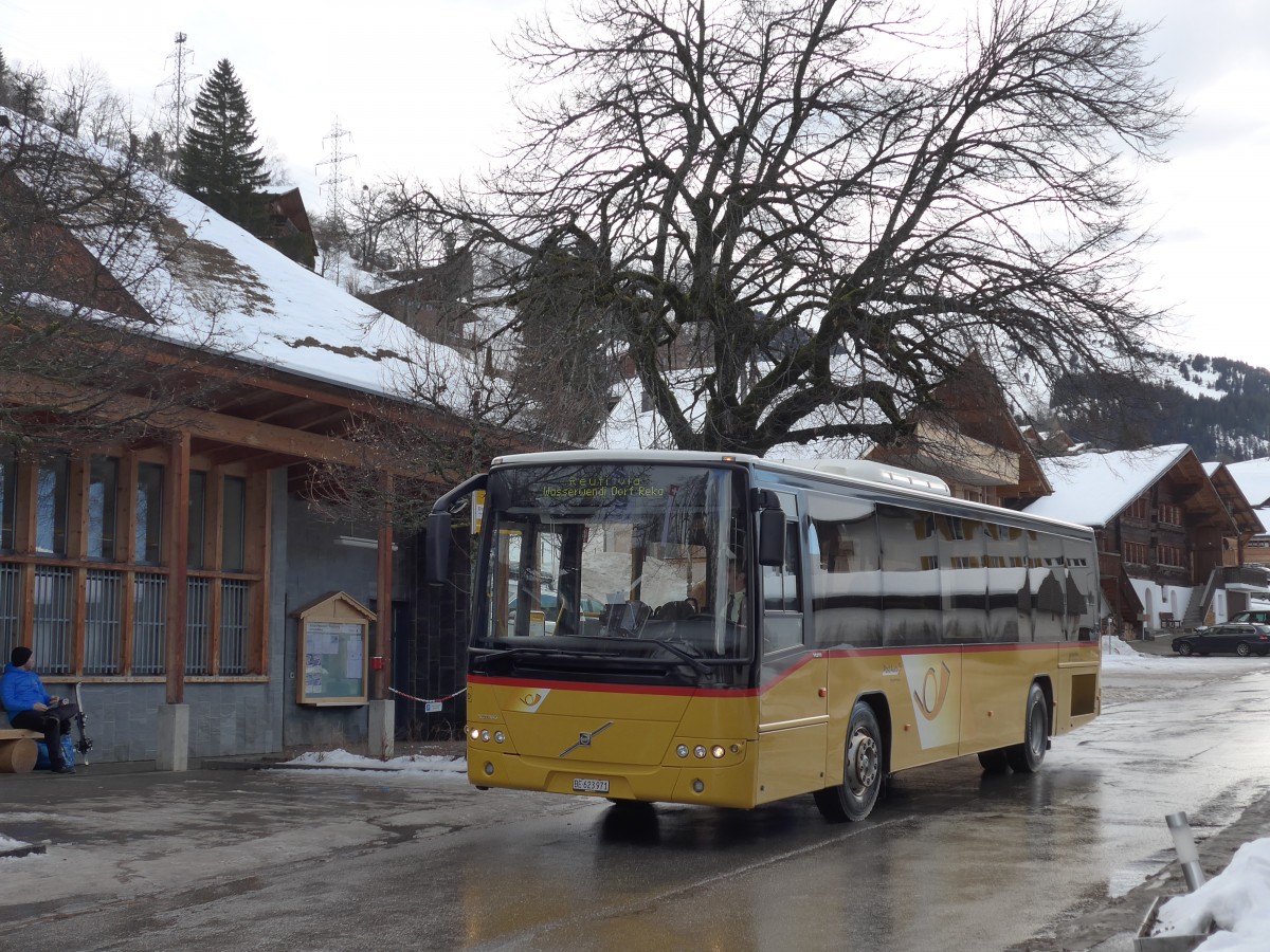(168'808) - Fl�ck, Brienz - Nr. 4/BE 623'971 - Volvo (ex AVBB Schwanden) am 21. Februar 2016 in Wasserwendi-Hasliberg, Dorf