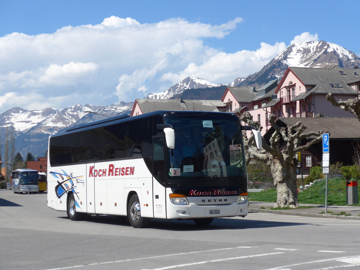 (169'842) - Koch, Giswil - OW 10'035 - Setra am 11. April 2016 beim Bahnhof Meiringen