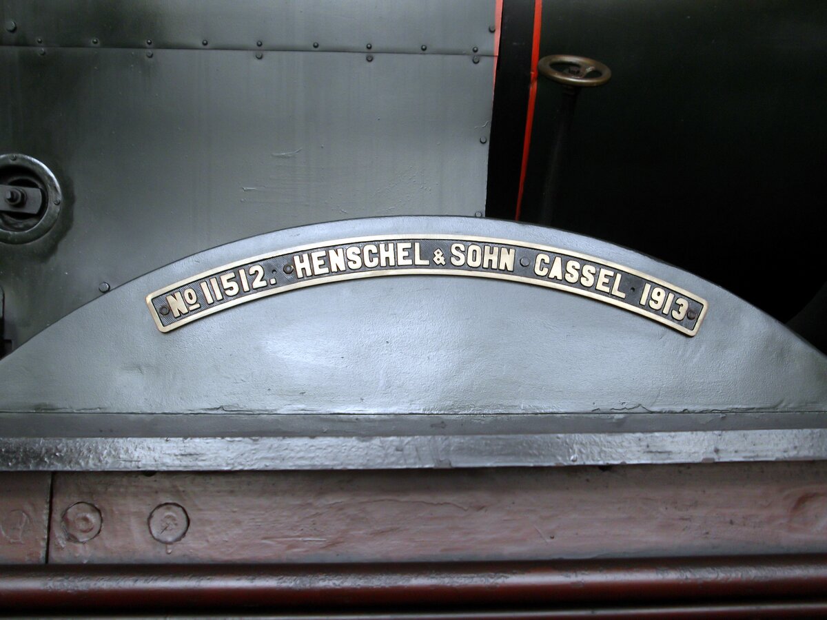 17 1055 Preu�ische S 10 im Bw Dresden Altstadt von Henschel & Sohn Cassel, Baujahr 1913, Fabrik-Nr. 11 512 am 17.04.2015. Details: Radverkleidung
