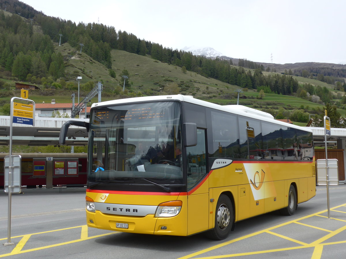 (170'927) - PostAuto Graub�nden - GR 102'310 - Setra am 16. Mai 2016 beim Bahnhof Scuol-Tarasp