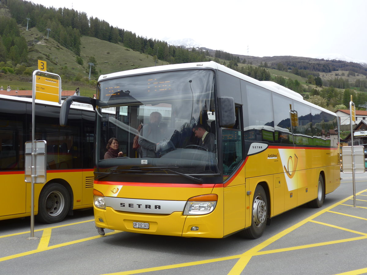 (170'932) - PostAuto Graub�nden - GR 102'345 - Setra (ex Riederer, St. Margrethenberg) am 16. Mai 2016 beim Bahnhof Scuol-Tarasp