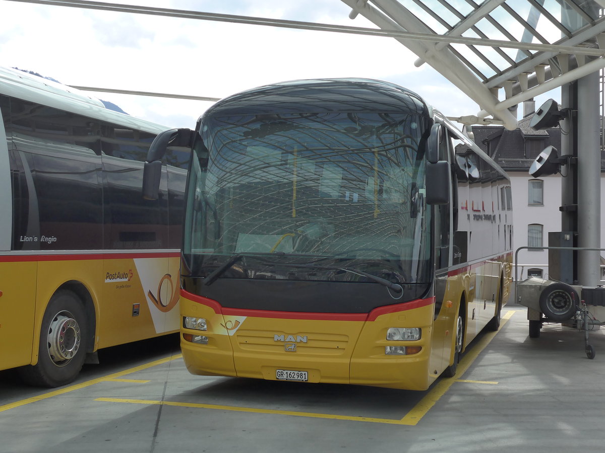 (170'942) - PostAuto Graub�nden - GR 162'981 - MAN am 16. Mai 2016 in Chur, Postautostation