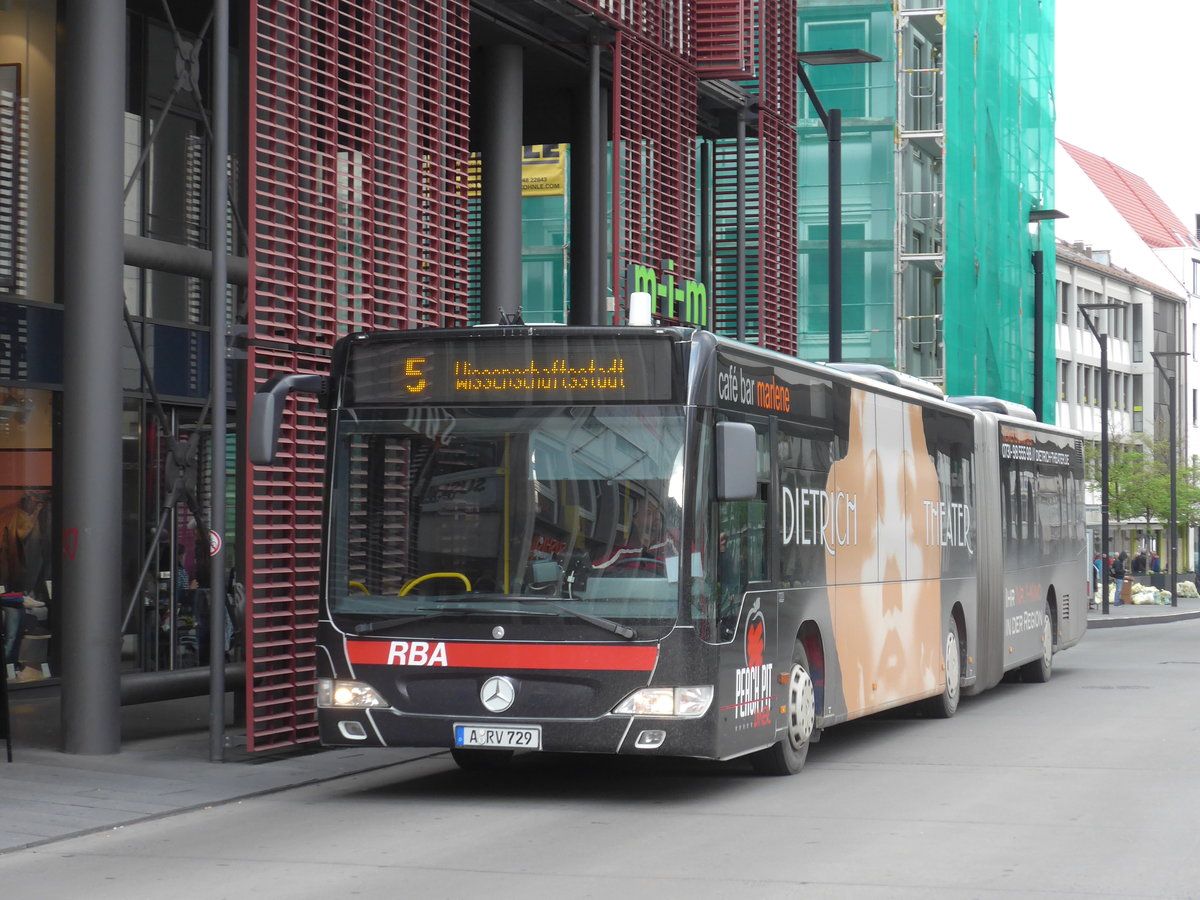 (171'045) - RBA Augsburg - A-RV 729 - Mercedes am 19. Mai 2016 in Ulm, Rathaus Ulm