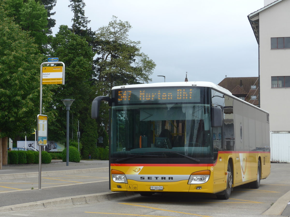(171'776) - Wieland, Murten - Nr. 52/FR 300'635 - Setra am 13. Juni 2016 beim Bahnhof D�dingen