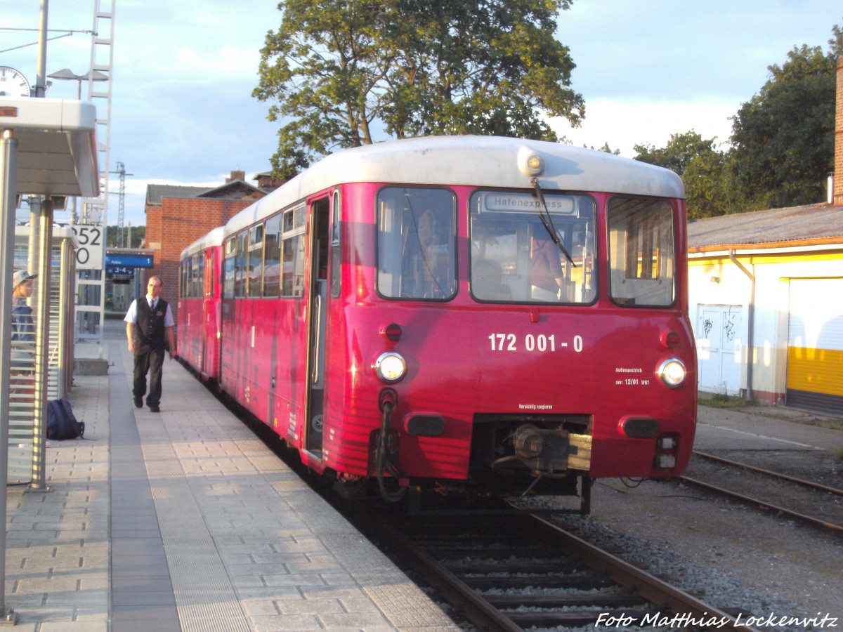 172 001 und 172 601 im Bahnhof Bergen auf R�gen am 13.7.14