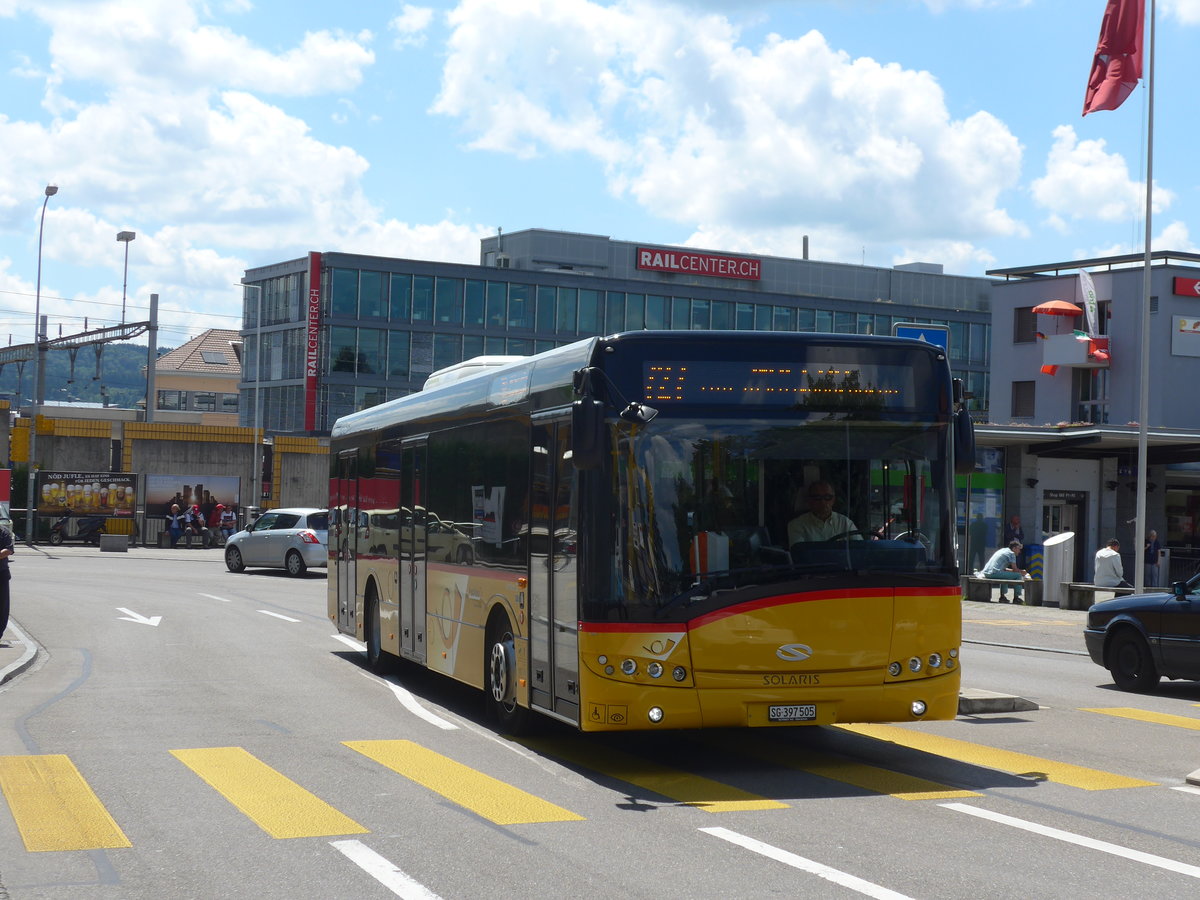 (172'645) - Schmidt, Oberb�ren - SG 397'505 - Solaris am 27. Juni 2016 beim Bahnhof Wil