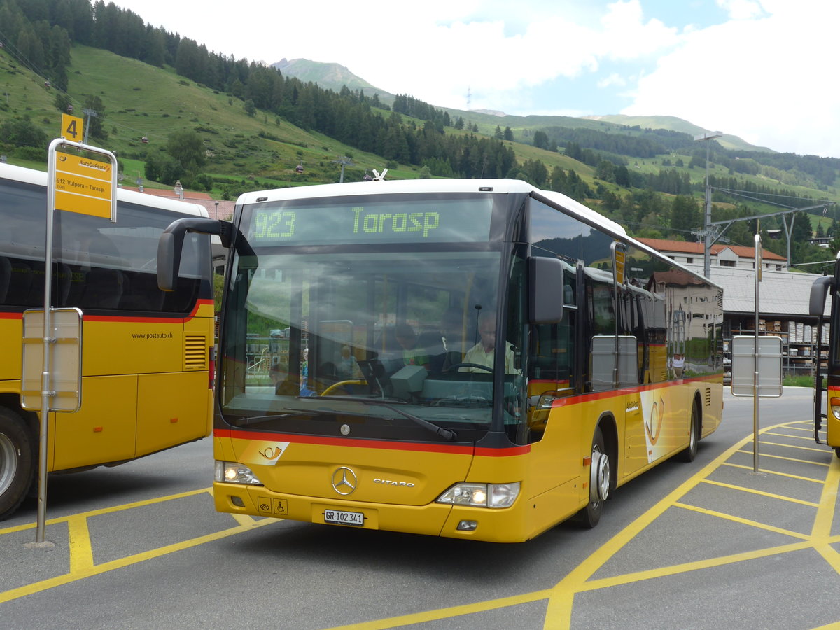 (173'347) - PostAuto Graub�nden - GR 102'341 - Mercedes am 24. Juli 2016 beim Bahnhof Scuol-Tarasp