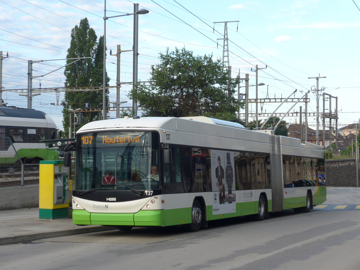 (173'539) - transN, La Chaux-de-Fonds - Nr. 137 - Hess/Hess Gelenktrolleybus (ex TN Neuch�tel Nr. 137) am 1. August 2016 beim Bahnhof Neuch�tel