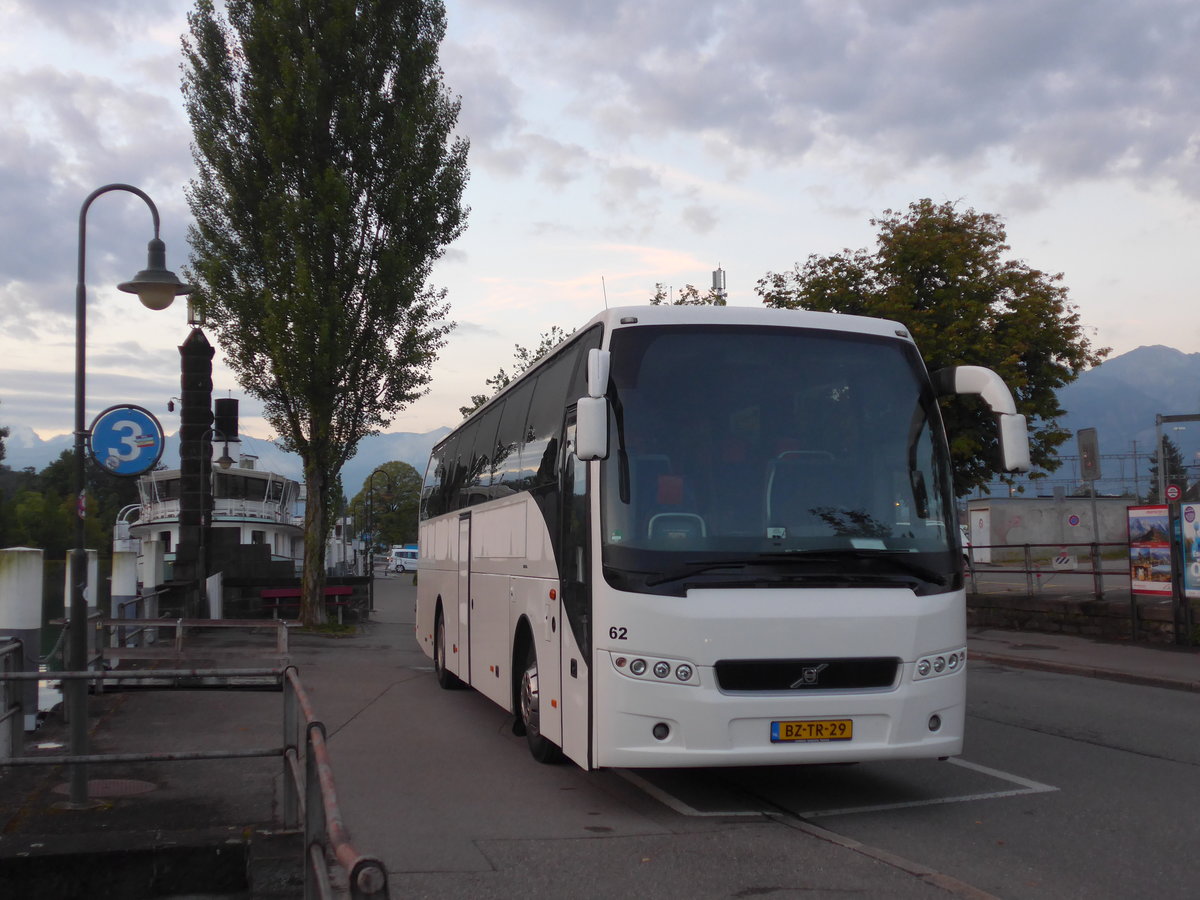 (174'426) - Aus Holland: Visscher, Loenen - Nr. 62/BZ-TR-29 - Volvo am 1. September 2016 bei der Schifflndte Thun
