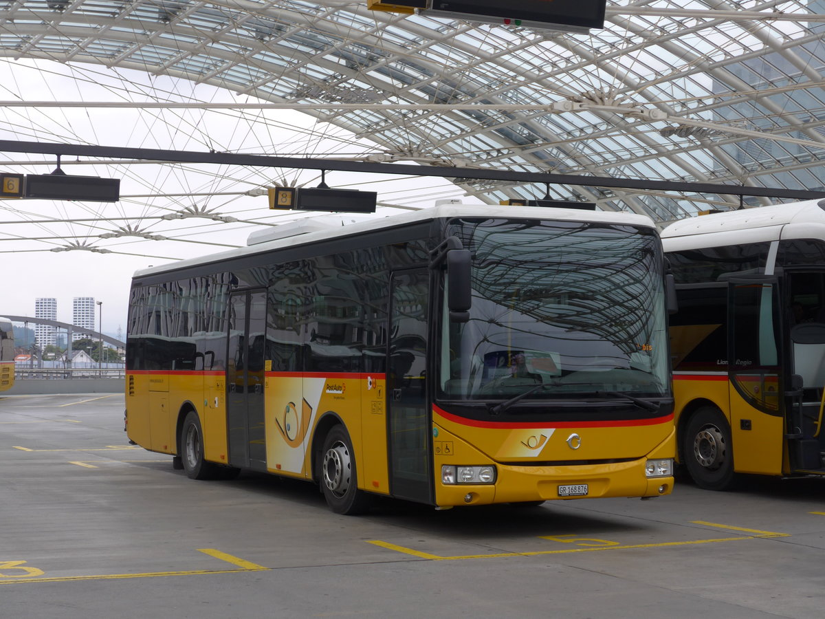 (174'934) - PostAuto Graub�nden - GR 168'876 - Irisbus am 18. September 2016 in Chur, Postautostation