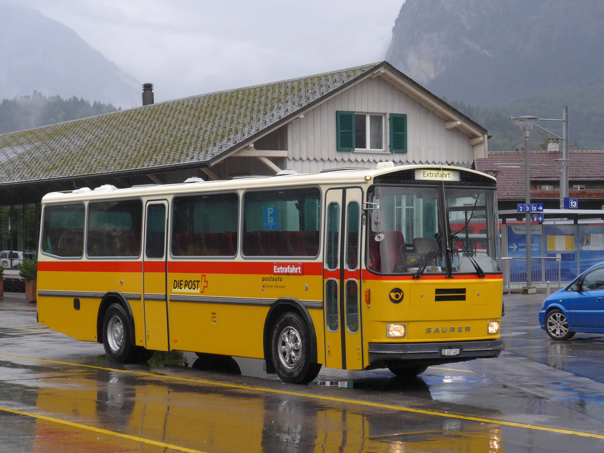 (175'060) - AVG Meiringen - Nr. 74/BE 607'481 - Saurer/R&J (ex P 24'357) am 18. September 2016 in Meiringen, Postautostation