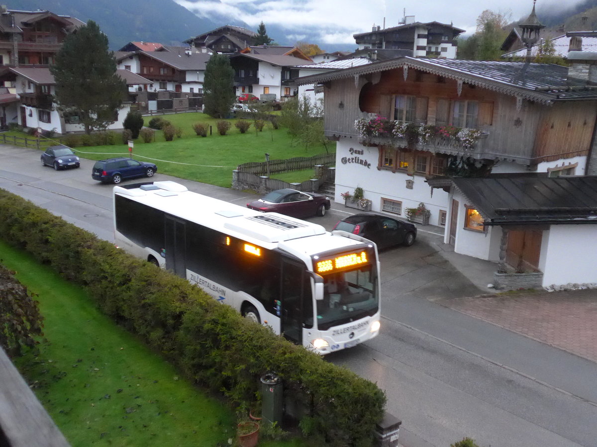 (175'889) - ZVB Jenbach - SZ 902 ZK - Mercedes am 19. Oktober 2016 in Pertisau, Karwendelt�ler