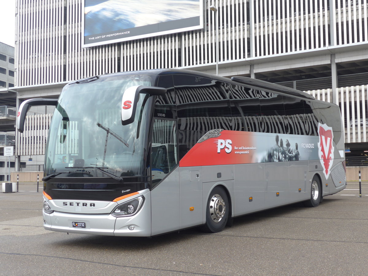 (176'288) - Aus Liechtenstein: Sch�dler, Triesenberg - FL 23'732 - Setra am 23. Oktober 2016 in Z�rich, Flughafen