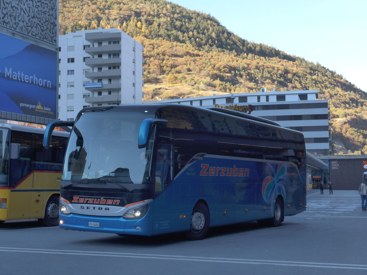 (176'371) - Zerzuben, Visp-Eyholz - Nr. 2/VS 44'605 - Setra am 30. Oktober 2016 beim Bahnhof Visp