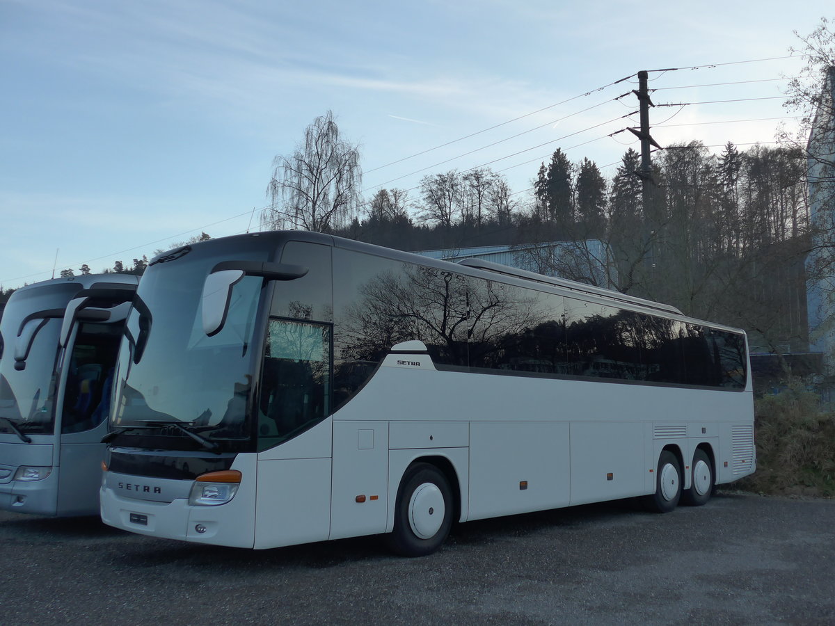 (176'980) - Aus Oesterreich: Arlberg Express, Kl�sterle - Setra am 6. Dezember 2016 in Kloten, EvoBus