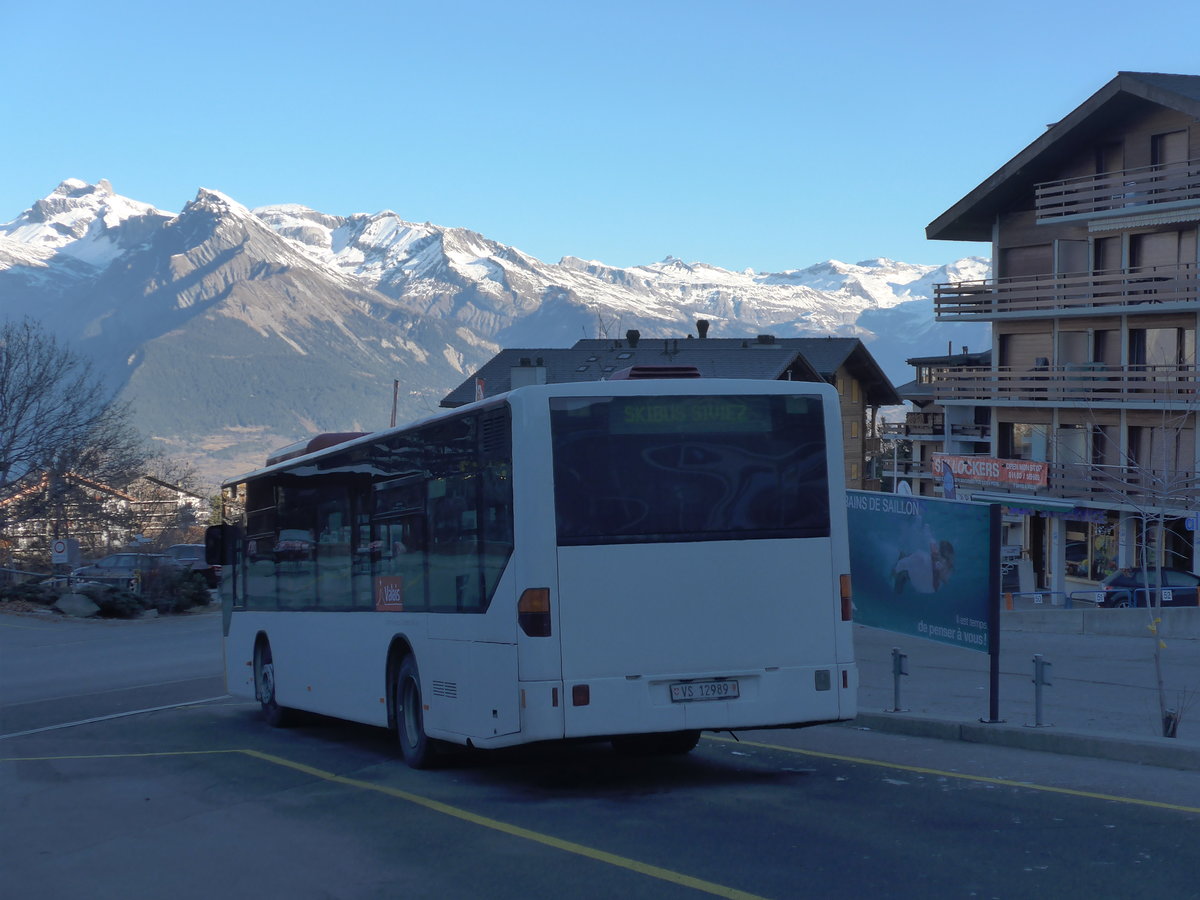 (177'241) - Lathion, Sion - Nr. 18/VS 12'989 - Mercedes (ex PostAuto Wallis Nr. 70; ex Lathion, Sion Nr. 70) am 18. Dezember 2016 in Haute-Nendaz, T�l�cabine