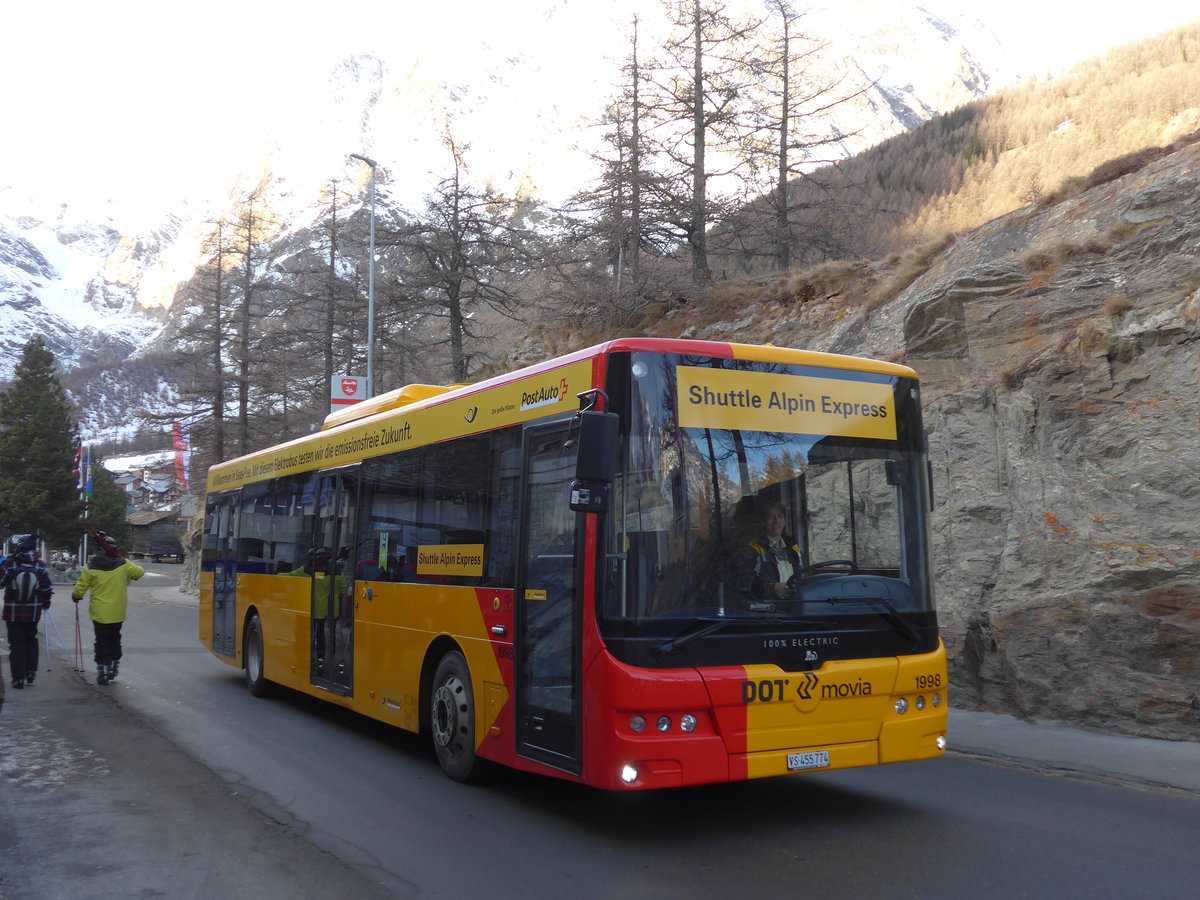 (177'353) - Aus D�nemark: ARRIVA - Nr. 1998/VS 455'774 - Ebusco am 26. Dezember 2016 in Saas-Fee, Parkhaus (Einsatz PostAuto)