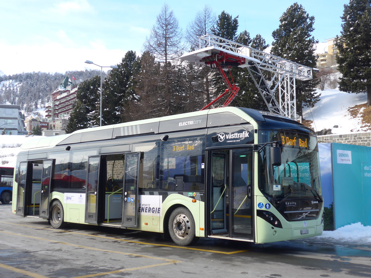 (178'405) - Aus Schweden: Keolis, G�teborg - Nr. 2036/GR 174'508 - Volvo am 9. Februar 2017 beim Bahnhof St. Moritz (Einsatz Chrisma)