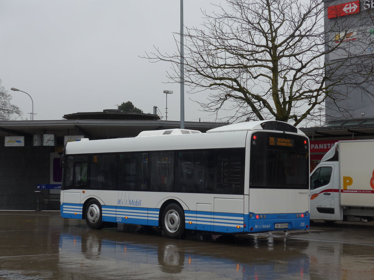 (178'522) - WilMobil, Wil - Nr. 220/SG 145'201 - Solaris am 17. Februar 2017 beim Bahnhof Wil