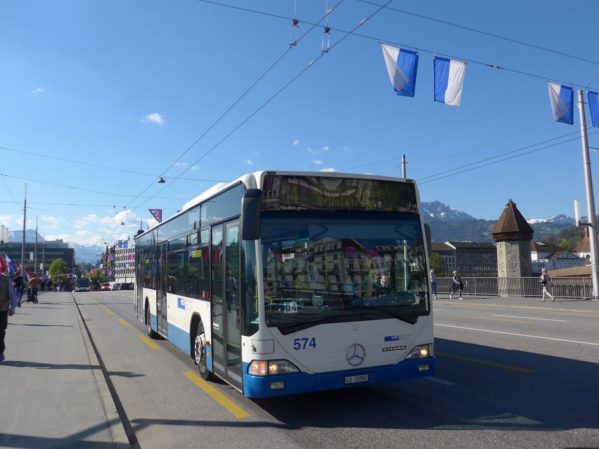 (179'443) - VBL Luzern - Nr. 574/LU 15'060 - Mercedes am 10. April 2017 in Luzern, Bahnhofbrcke