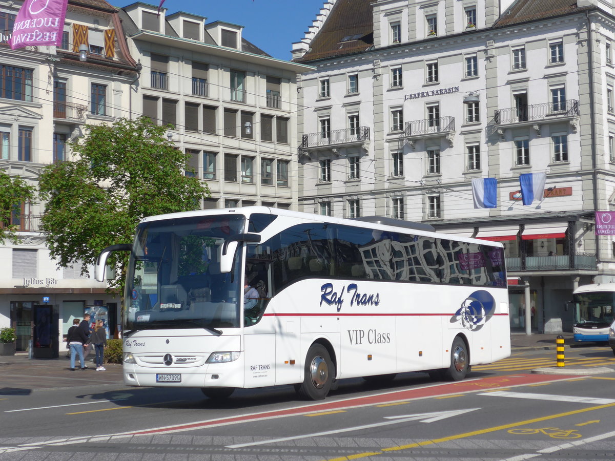 (179'451) - Aus Polen: Raf Trans, Warszawa - WN 5709G - Mercedes am 10. April 2017 in Luzern, Schwanenplatz