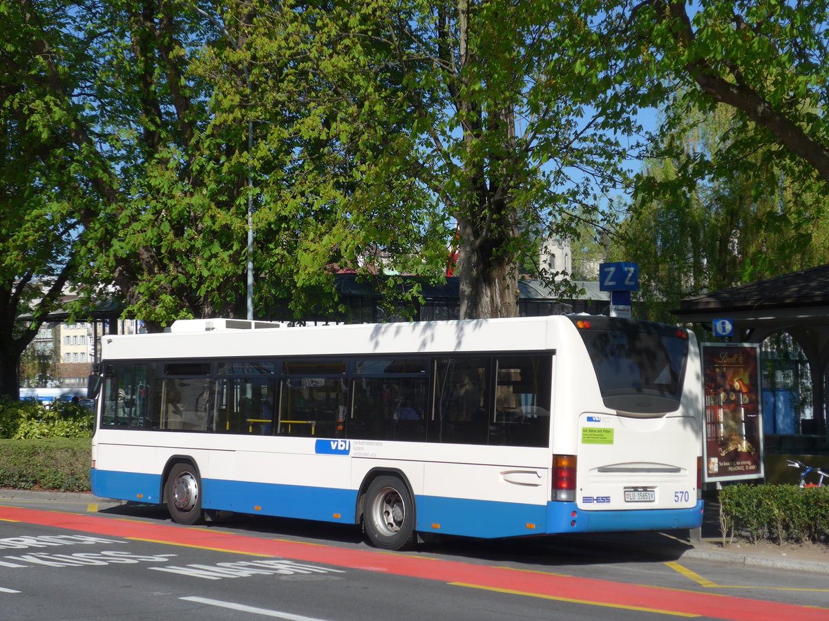 (179'465) - VBL Luzern - Nr. 570/LU 15'651 - Scania/Hess am 10. April 2017 beim Bahnhof Luzern