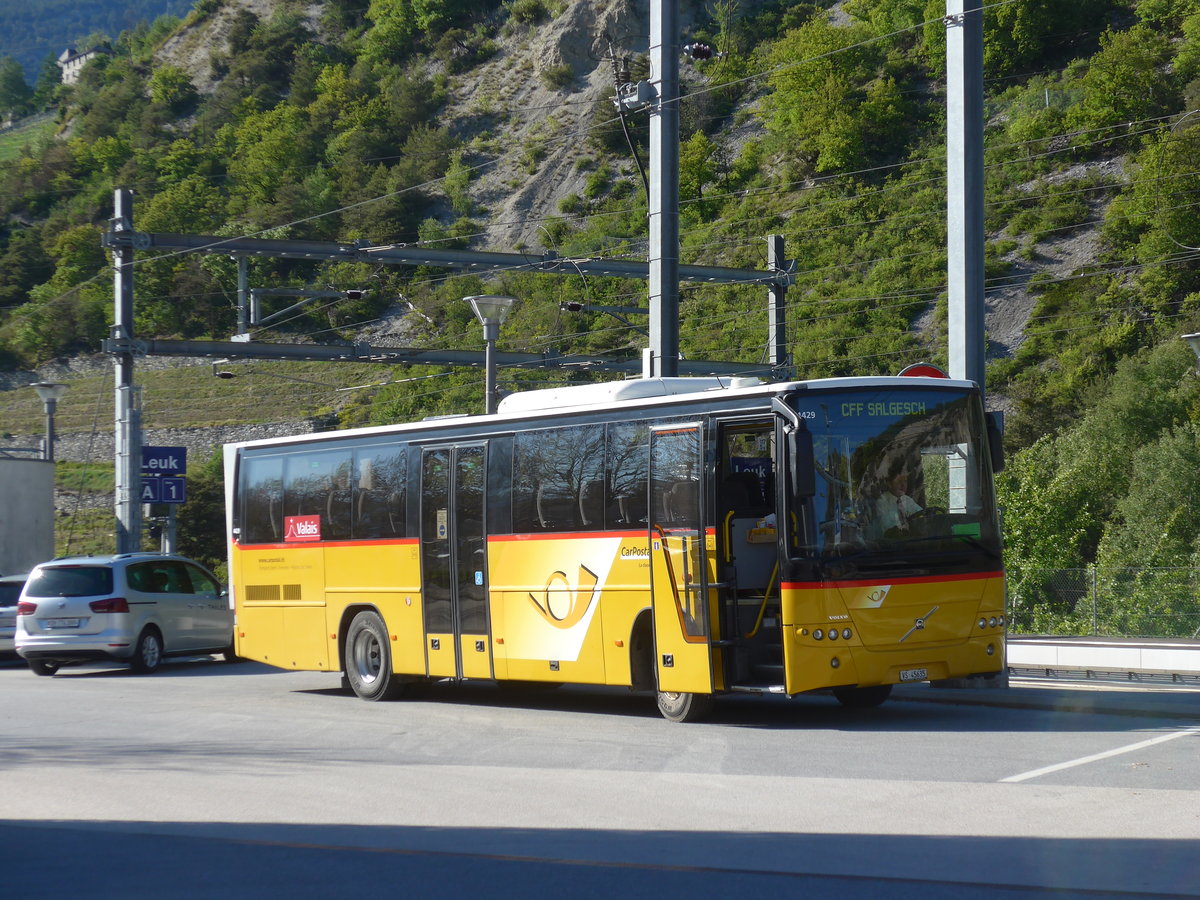 (179'907) - TSAR, Sierre - VS 45'635 - Volvo (ex Epiney, Ayer) am 29. April 2017 beim Bahnhof Leuk