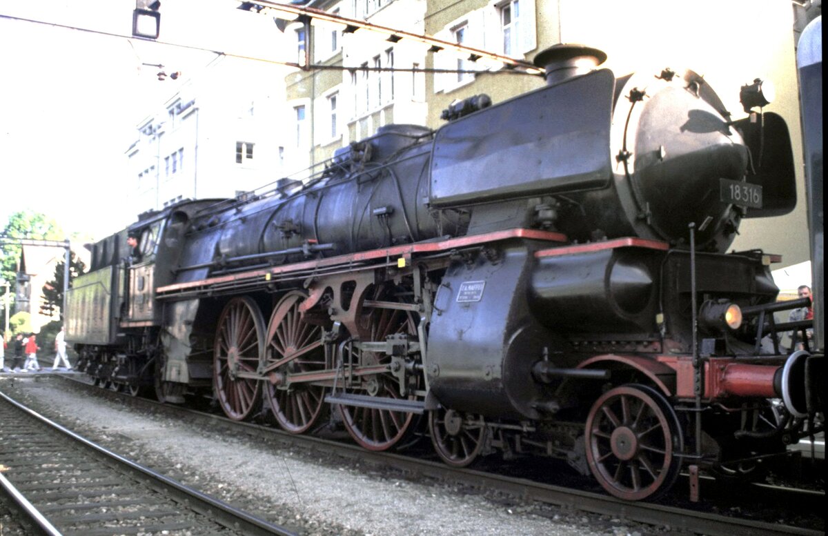 18 316 in Rorschach Hafen am 06.09.1998. Die BR 18.3 Badische IV h 1005 war nach der Auarbeitung nur 7 Jahre in Betrieb und wurde nach einem Radschaden abgestellt.