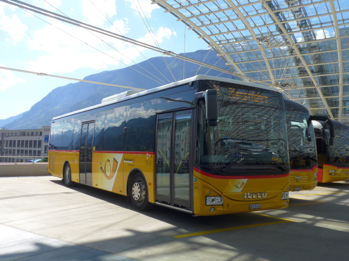 (180'395) - PostAuto Graub�nden - GR 170'434 - Iveco am 22. Mai 2017 in Chur, Postautostation