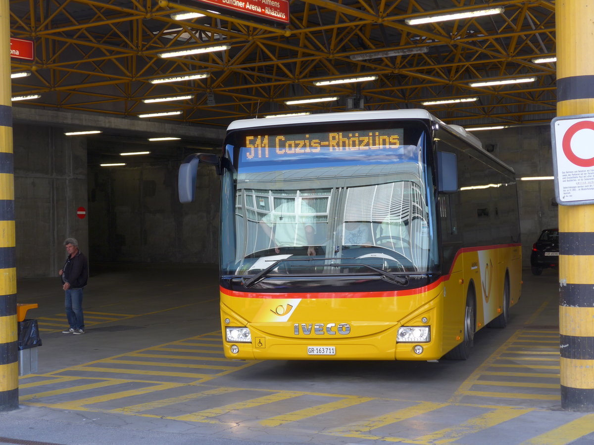 (180'423) - Mark, Andeer - GR 163'711 - Iveco am 22. Mai 2017 in Thusis, Postautostation