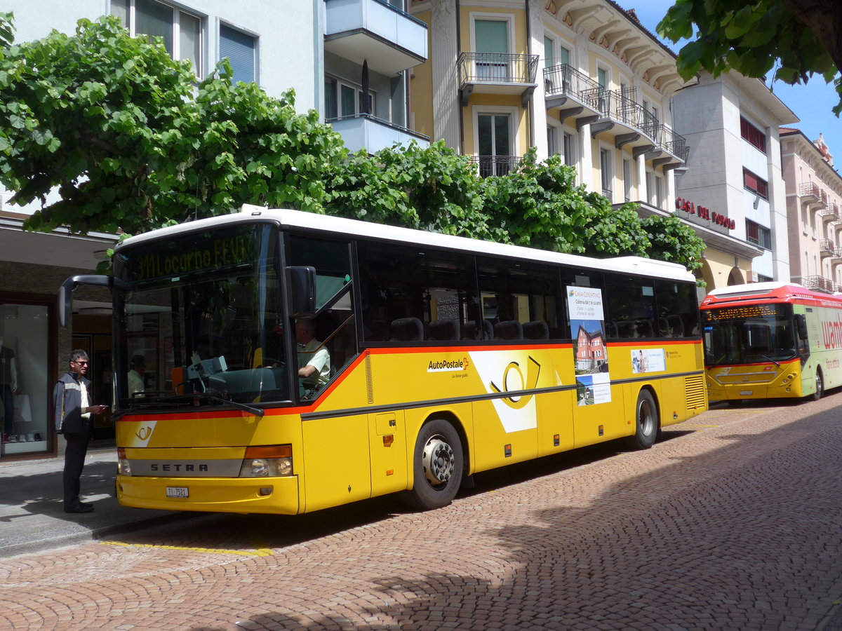 (180'529) - Starnini, Tenero - TI 7521 - Setra am 23. Mai 2017 beim Bahnhof Bellinzona