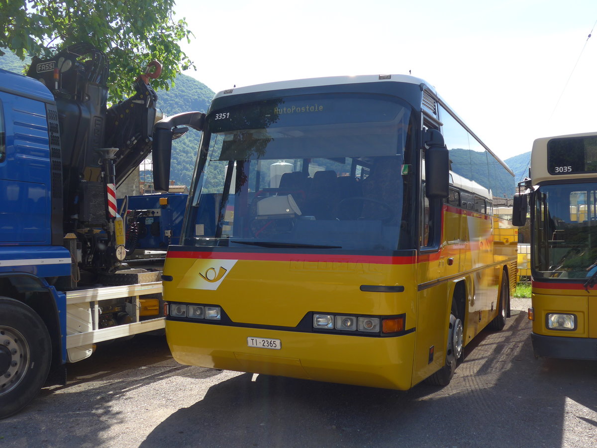 (180'604) - Merzaghi, Maroggia - TI 2365 - Neoplan am 23. Mai 2017 in Maroggia, Garage