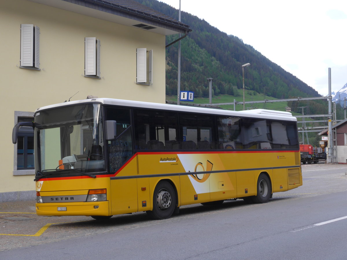 (180'666) - Marchetti, Airolo - Nr. 5/TI 303'333 - Setra am 24. Mai 2017 beim Bahnhof Airolo