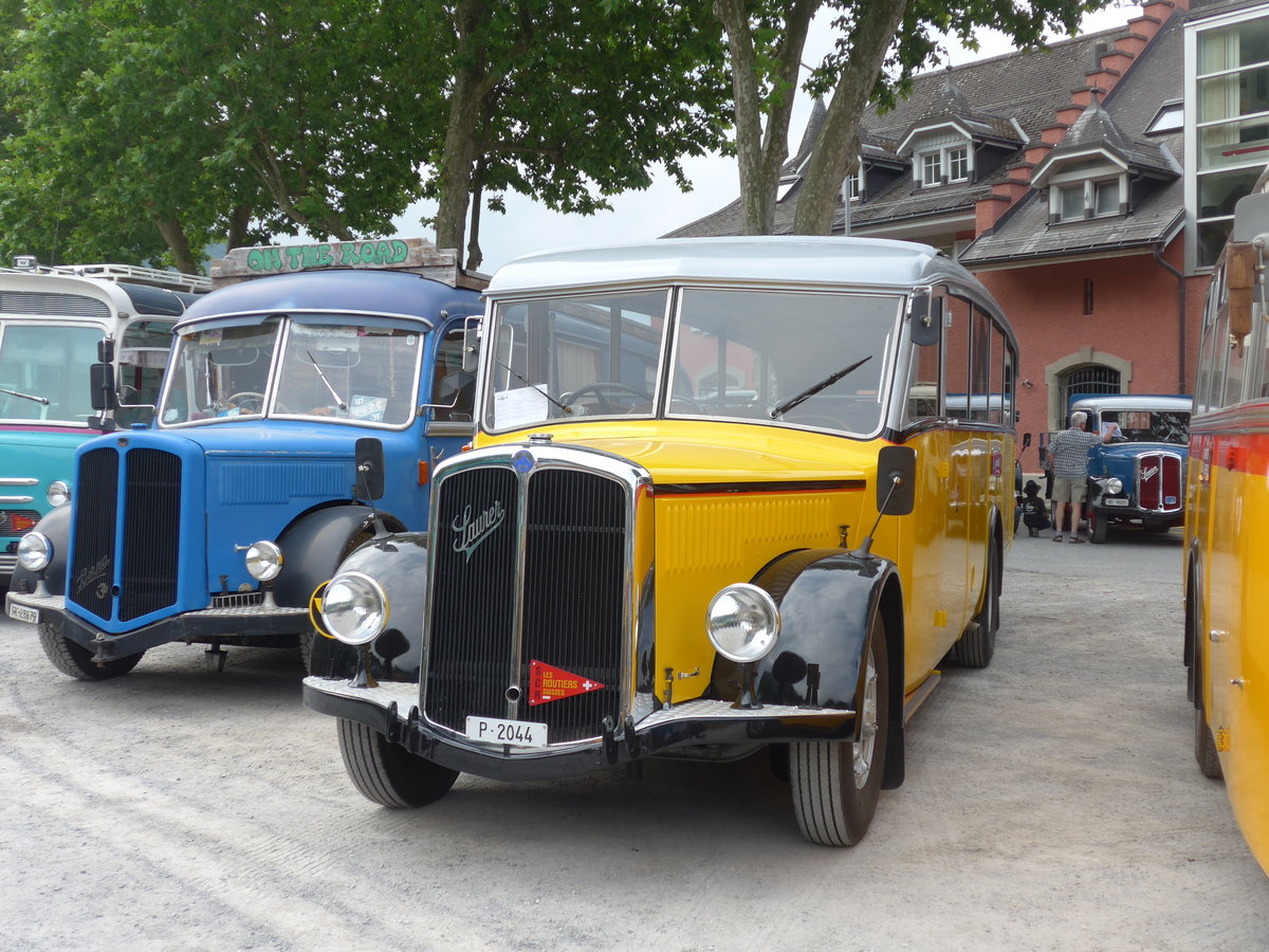 (181'262) - Schmutz, Vaulruz -  P 2044  - Saurer/Saurer (ex Nestl�; ex P 23'019; ex P 2044) am 24. Juni 2017 in Aigle, Saurertreffen