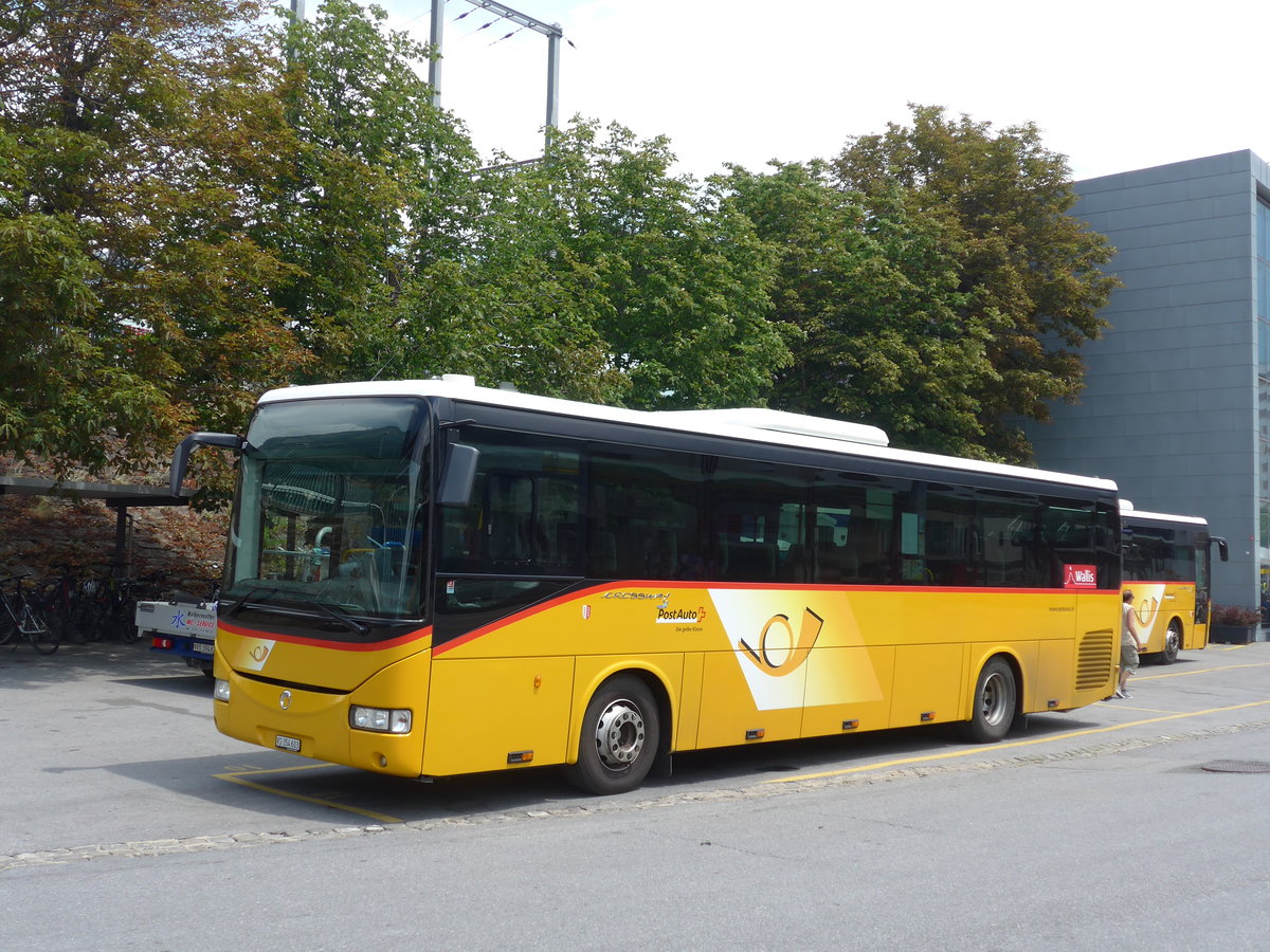 (181'351) - PostAuto Wallis - VS 354'603 - Irisbus am 24. Juni 2017 beim Bahnhof Brig