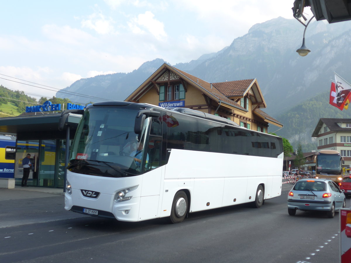 (181'533) - Aus Rum�nien: ??? - B 27 KKK - VDL am 24. Juni 2017 beim Bahnhof Wilderswil