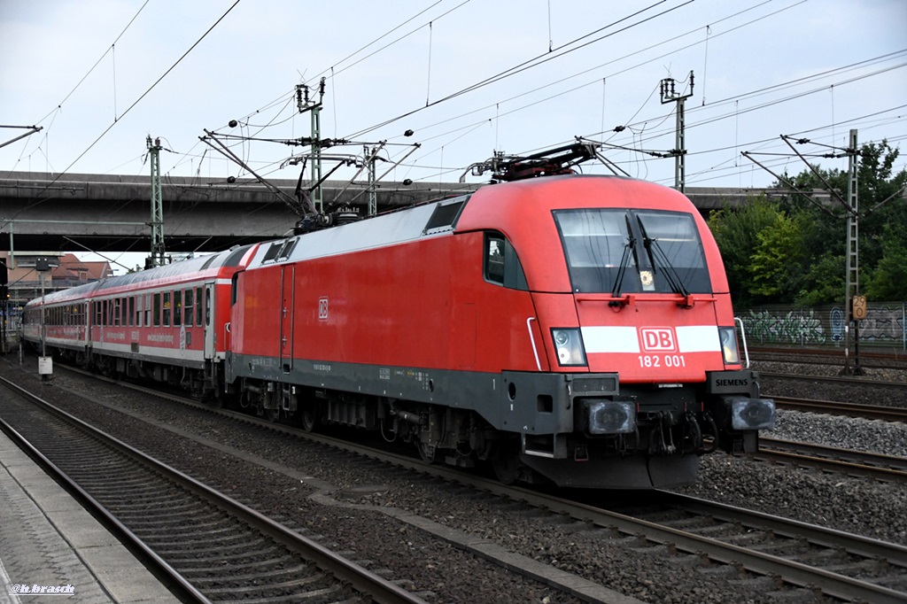 182 001 mit den IRE richtung stendal,abfahrt aus hh-harburg,02.08.19