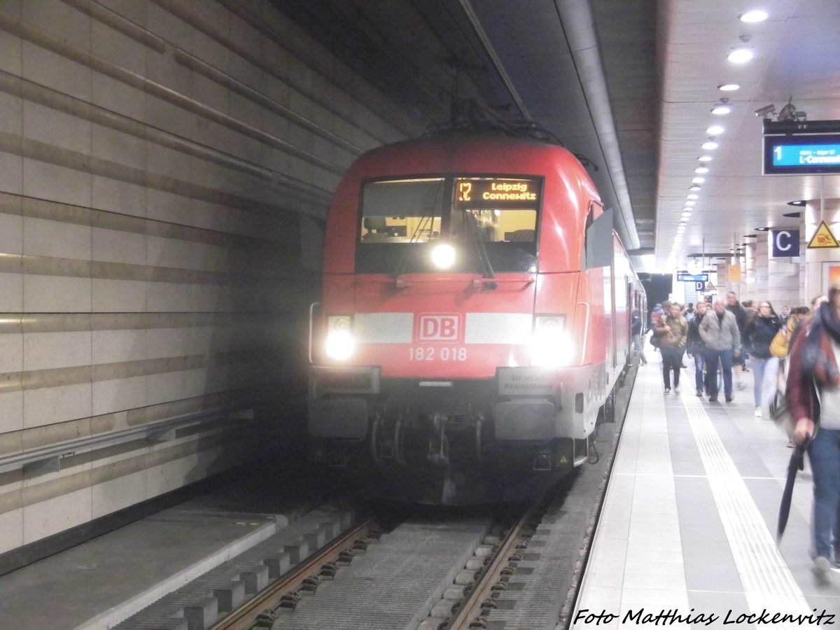 182 018 als S2 mit ziel Leipzig-Connewitz im Bahnhof Leipg Hbf (Tief) 28.4.16