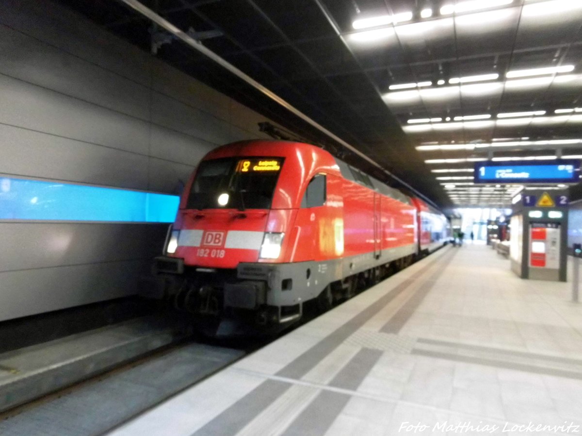 182 018 im Bahnhof Leipzig-Bayerischer Bahnhof am 7.5.16