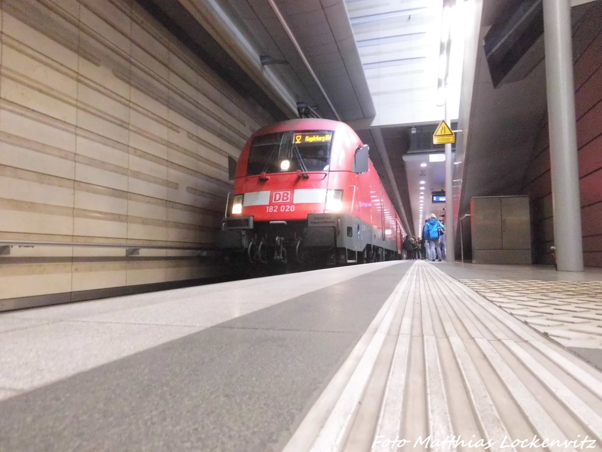 182 020 als S2 mit ziel Magdeburg Hbf im Bahnhof Leipzig Hbf (Tief) am 23.3.16