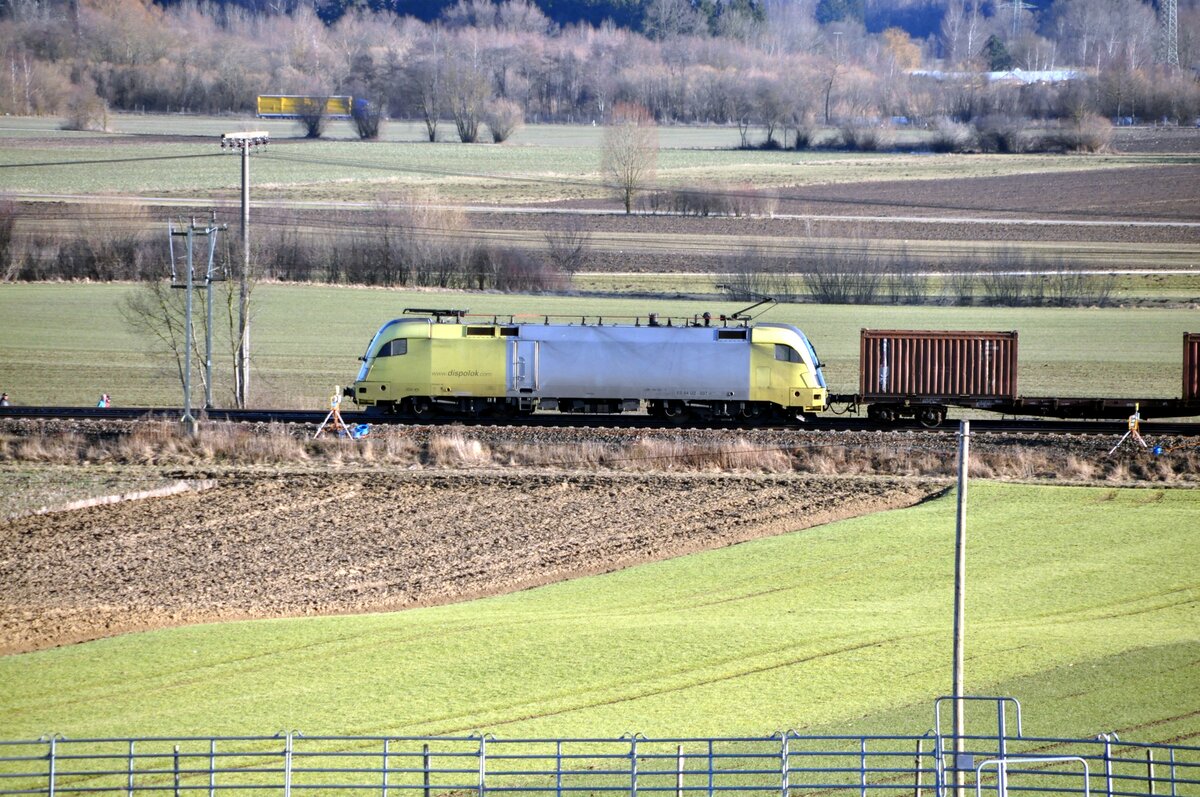182 537-1  ES 64 U 2 -037 Dispolok mit Conainerzug bei Neu-Ulm Pfuhl am 01.03.2010.