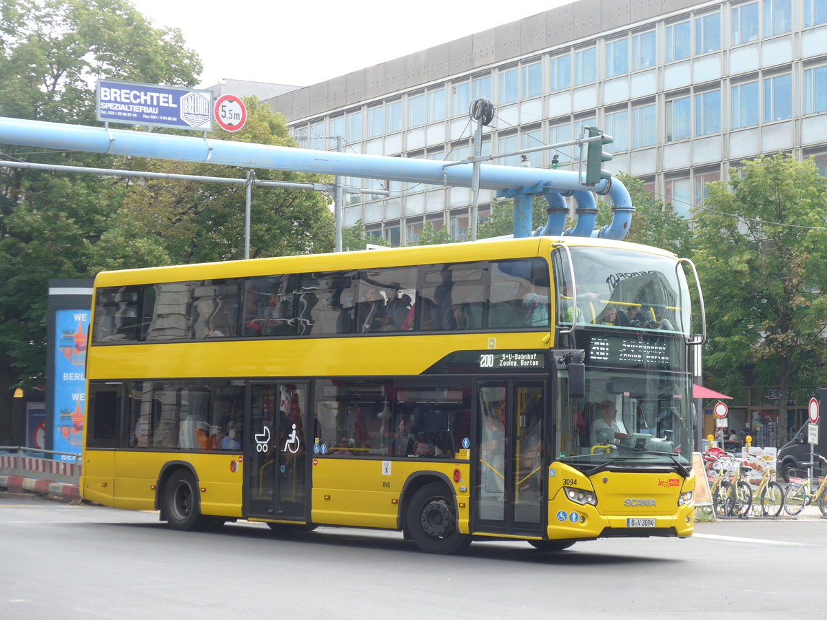 (183'302) - BVG Berlin - Nr. 3094/B-V 3094 - Scania am 10. August 2017 in Berlin, Brandenburger Tor