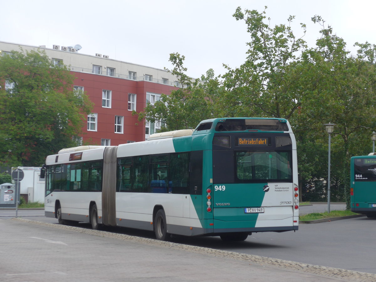 (183'458) - ViP Potsdam - Nr. 949/P-AV 949 - Volvo am 11. August 2017 beim Hauptbahnhof Potsdam