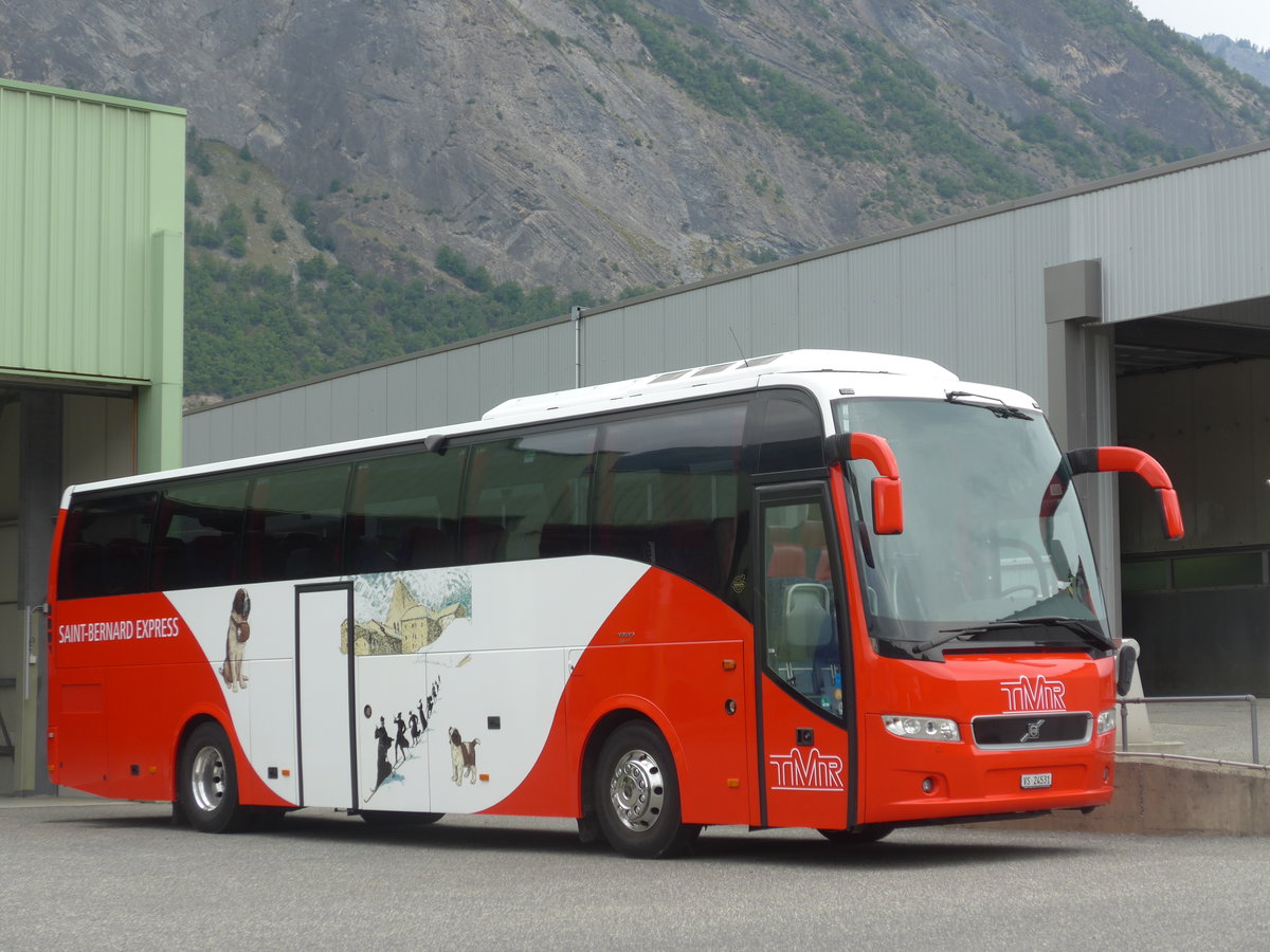 (184'046) - TMR Martigny - VS 24'531 - Volvo am 24. August 2017 in Leytron, Garage Buchard